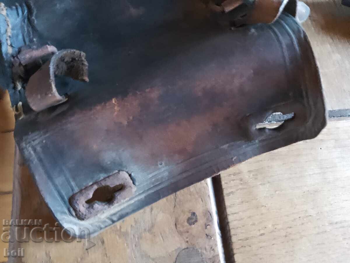 Аукцион Много стара кожена чантичка за велосипед