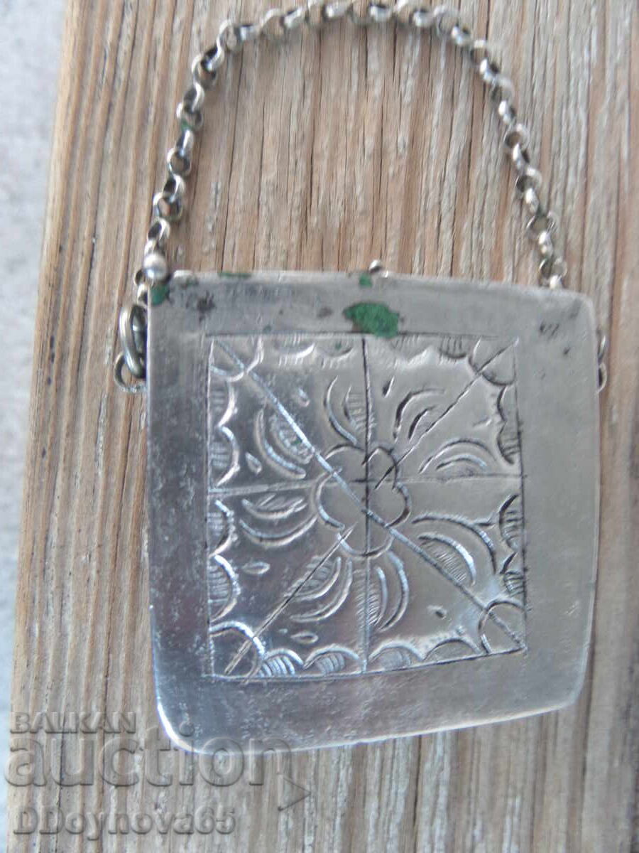 Chivot de inspirație renașteristă, relicvar din argint sațan cu preț € 305.00 | 596.53 BGN Chivot de inspirație renașteristă, relicvar din argint sațan cu preț € 305.00 | 596.53 BGN