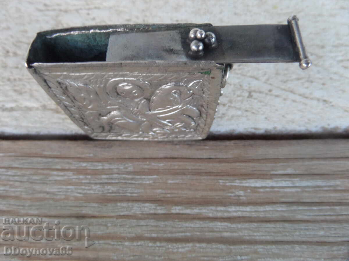 Livrarea Chivot de inspirație renașteristă, relicvar din argint sațan Livrarea Chivot de inspirație renașteristă, relicvar din argint sațan