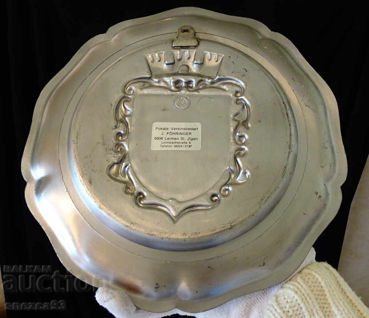 Farfurie din cositor, castel, coroană de lauri, ornamente, nuntă de cositor cu preț € 29.99 | 58.66 BGN