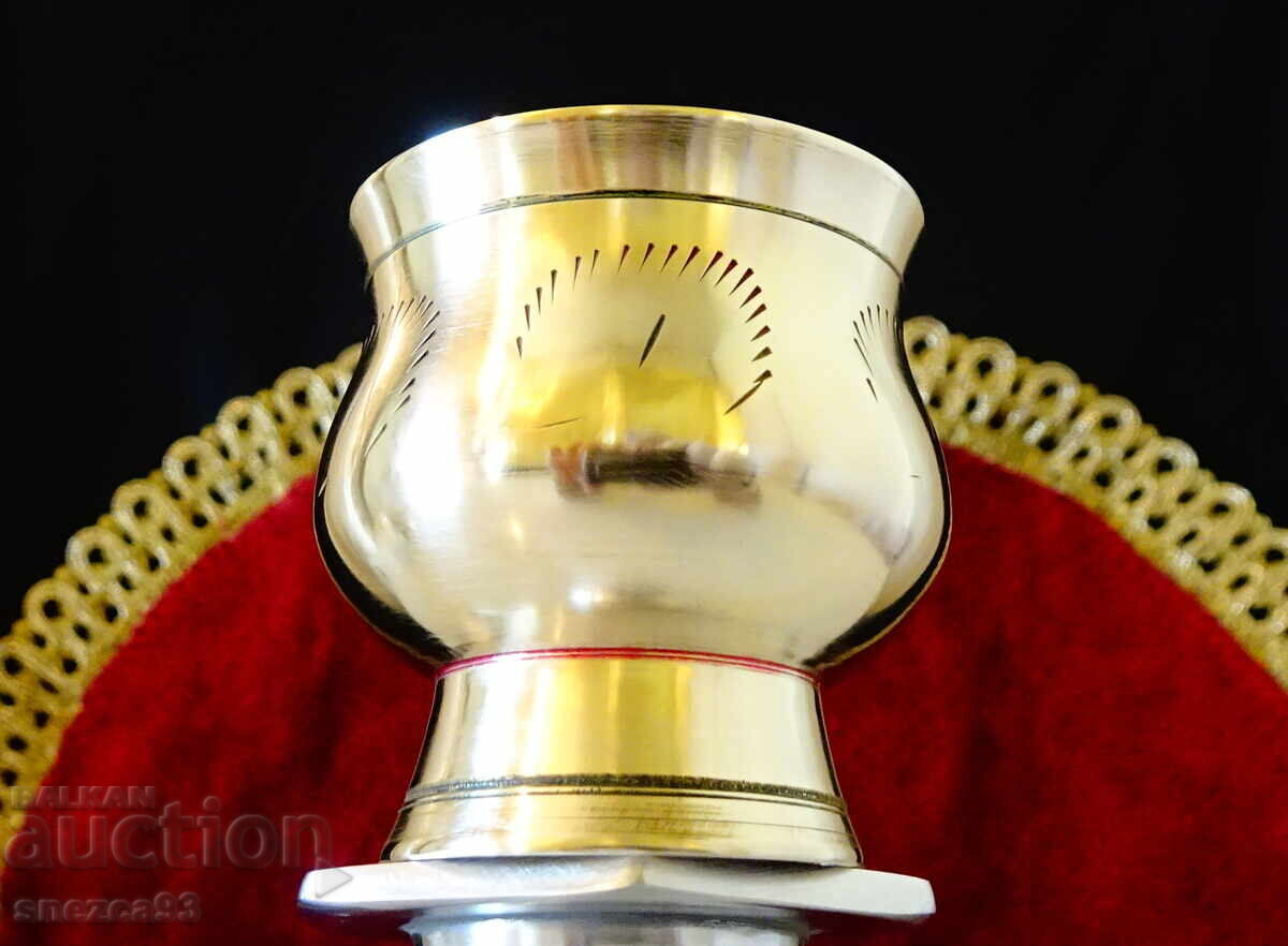 Бронзова чаша на столче,за ракия,ликьор.