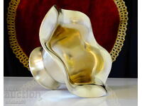 Bombonieră din bronz pe piedestal, bol pentru servire