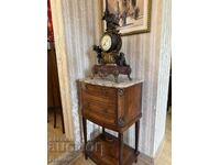 Dulăpior antic din marmură