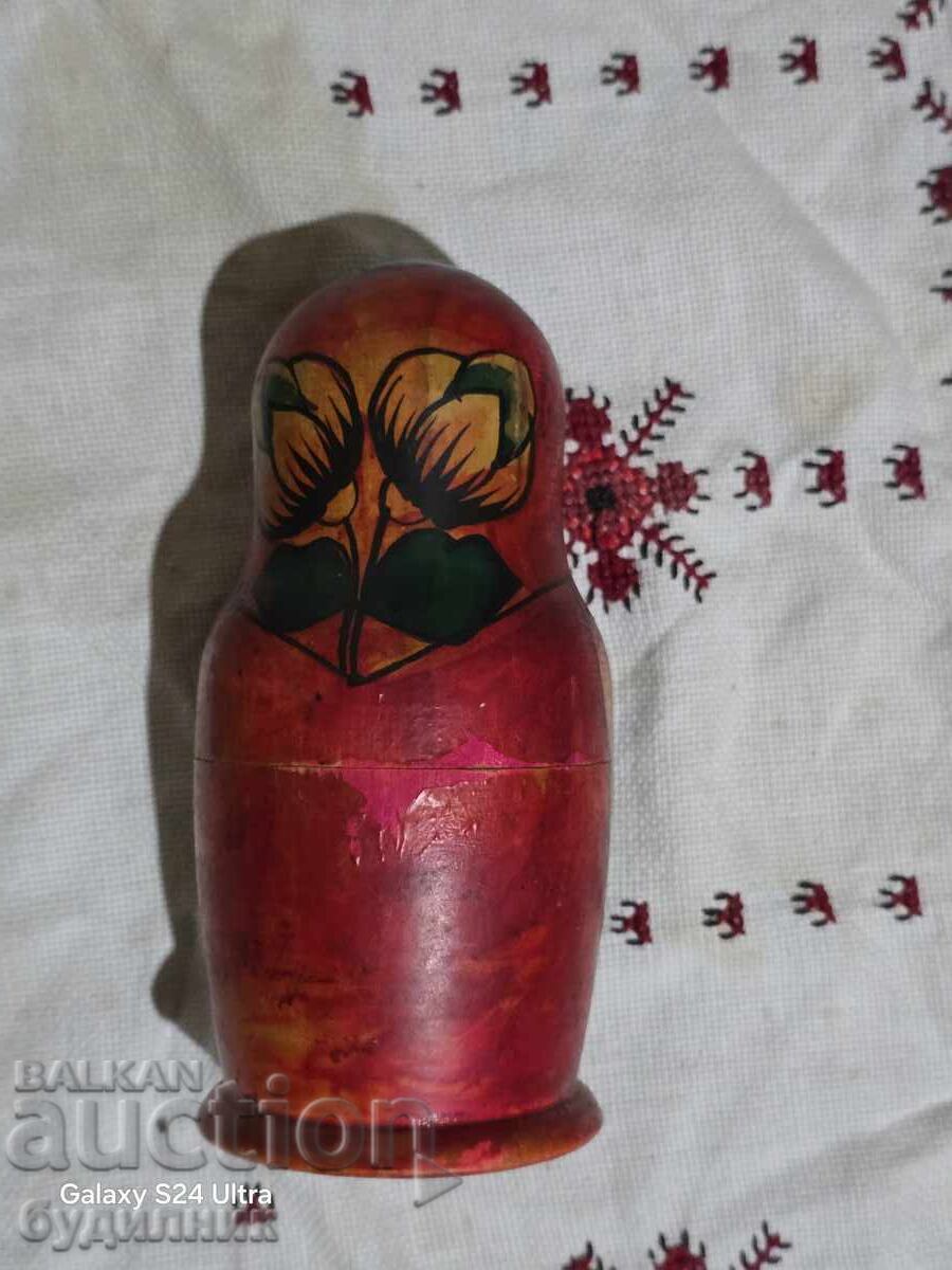 Τεράστια παλιά ρωσική ματριόσκα 50 ετών. Με 12 νομίσματα με τιμή € 4.99 | 9.76 BGN