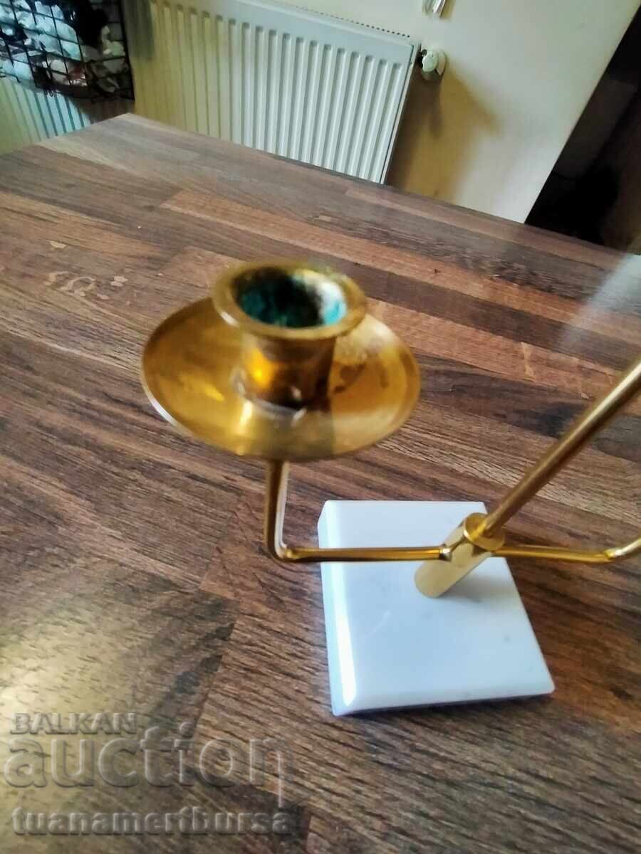 Διακοσμητικό κηροπήγιο με τιμή € 15.00 | 29.34 BGN