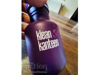 ένα μικρό θερμός