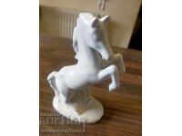 декоративен кон