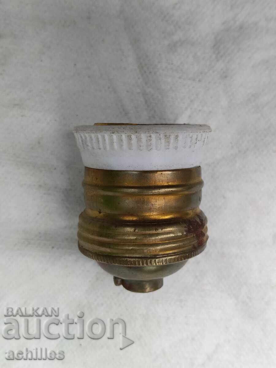 Неупотребявана порцеланова фасонка