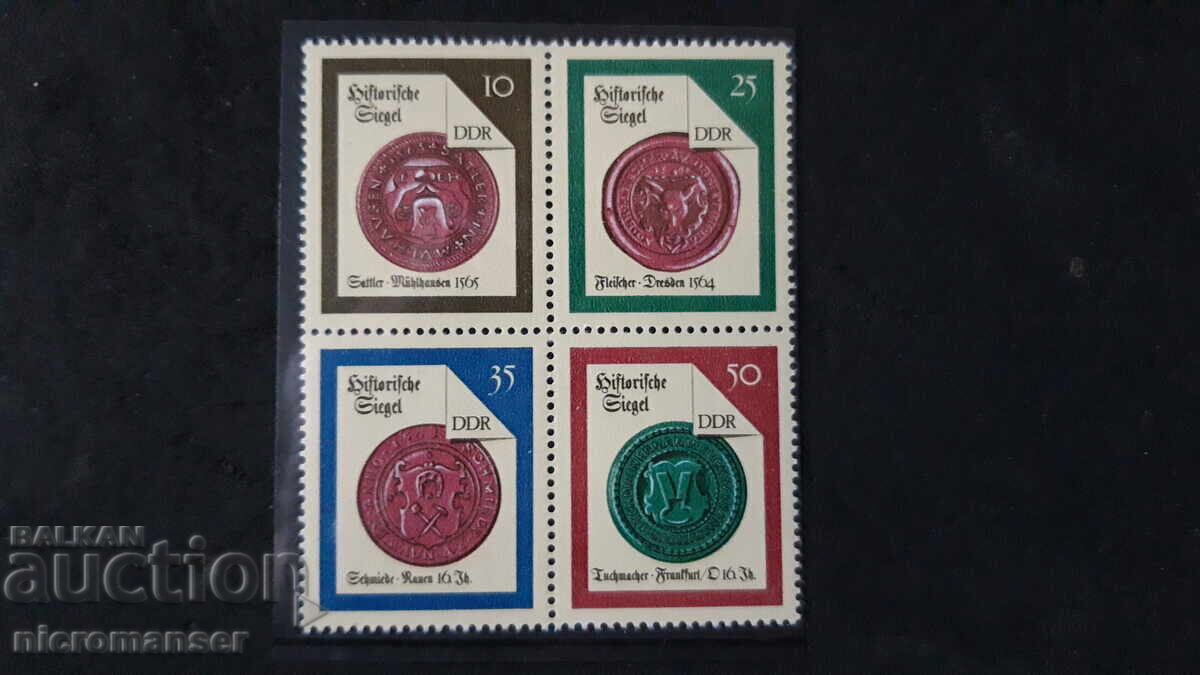 Филателия. Блокове без печат с карнетки.