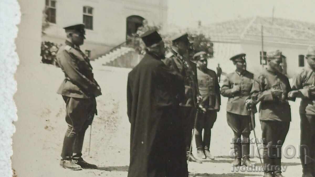 Φωτογραφία Αξιωματικοί, στρατιώτες που προσεύχονται και κληρικοί με τιμή 33.00 €