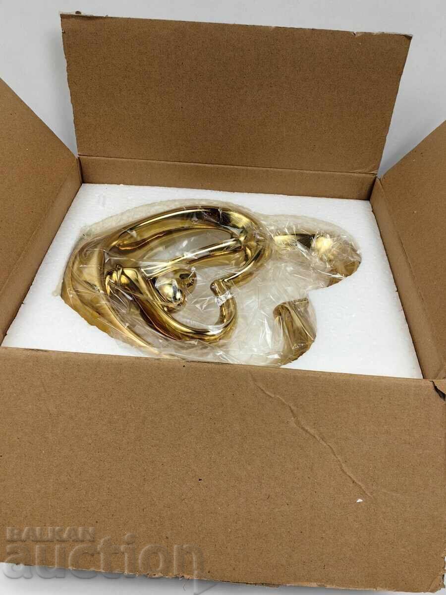 СКУЛПТУРА ПЛАСТИКА ФИГУРА СУВЕНИР СЪРЦЕ ВЛЮБЕНИ СЪРЦА ДВАМА с цена € 25.00 | 48.90 лв.