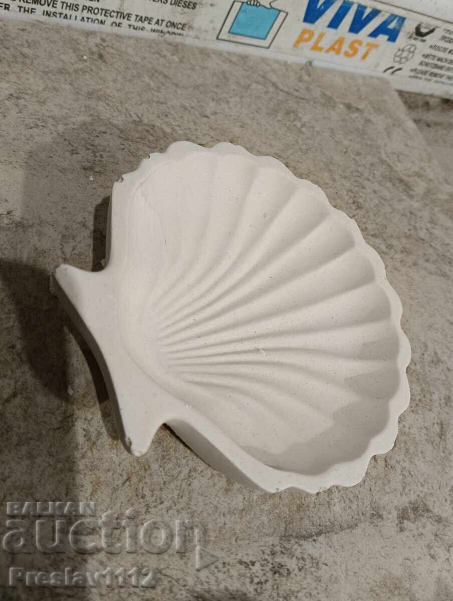 Delivery of Plaster seashell