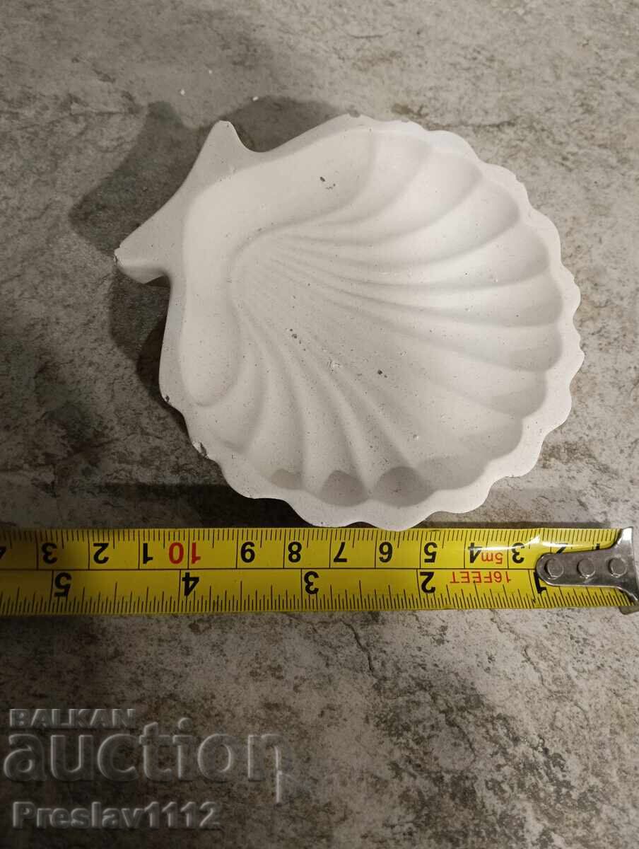 Plaster seashell