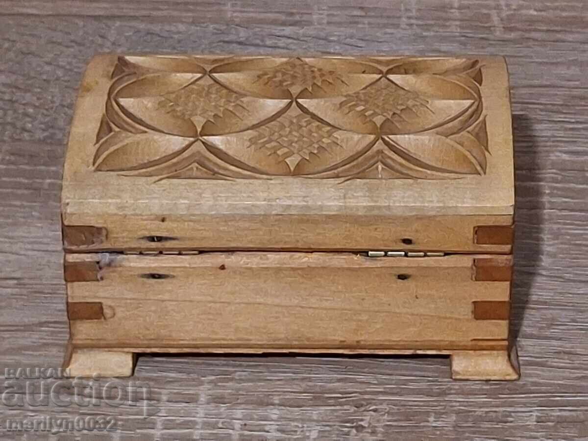 Cutie pentru bijuterii din lemn sculptat - 5