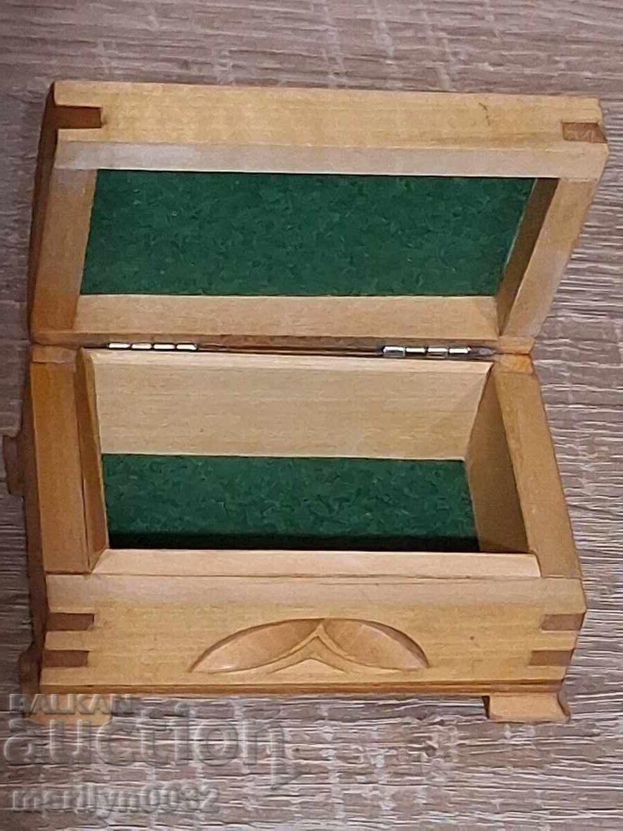 Cutie pentru bijuterii din lemn sculptat - 6