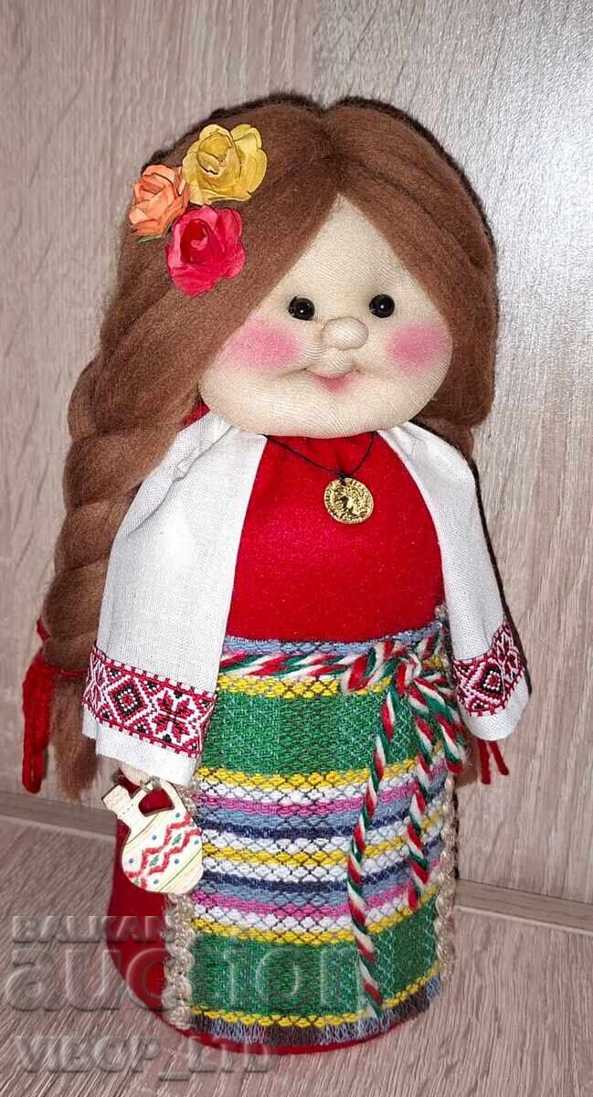 Licitație UNICAT! Lucrate manual: PĂPUȘI TRADIȚIONALE, meșter din Zadruga