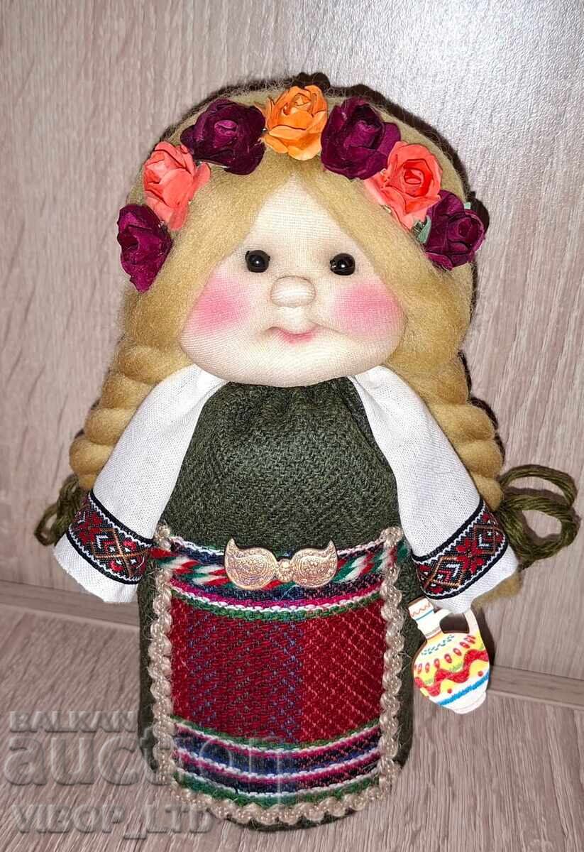 Livrarea UNICAT! Lucrate manual: PĂPUȘI TRADIȚIONALE, meșter din Zadruga