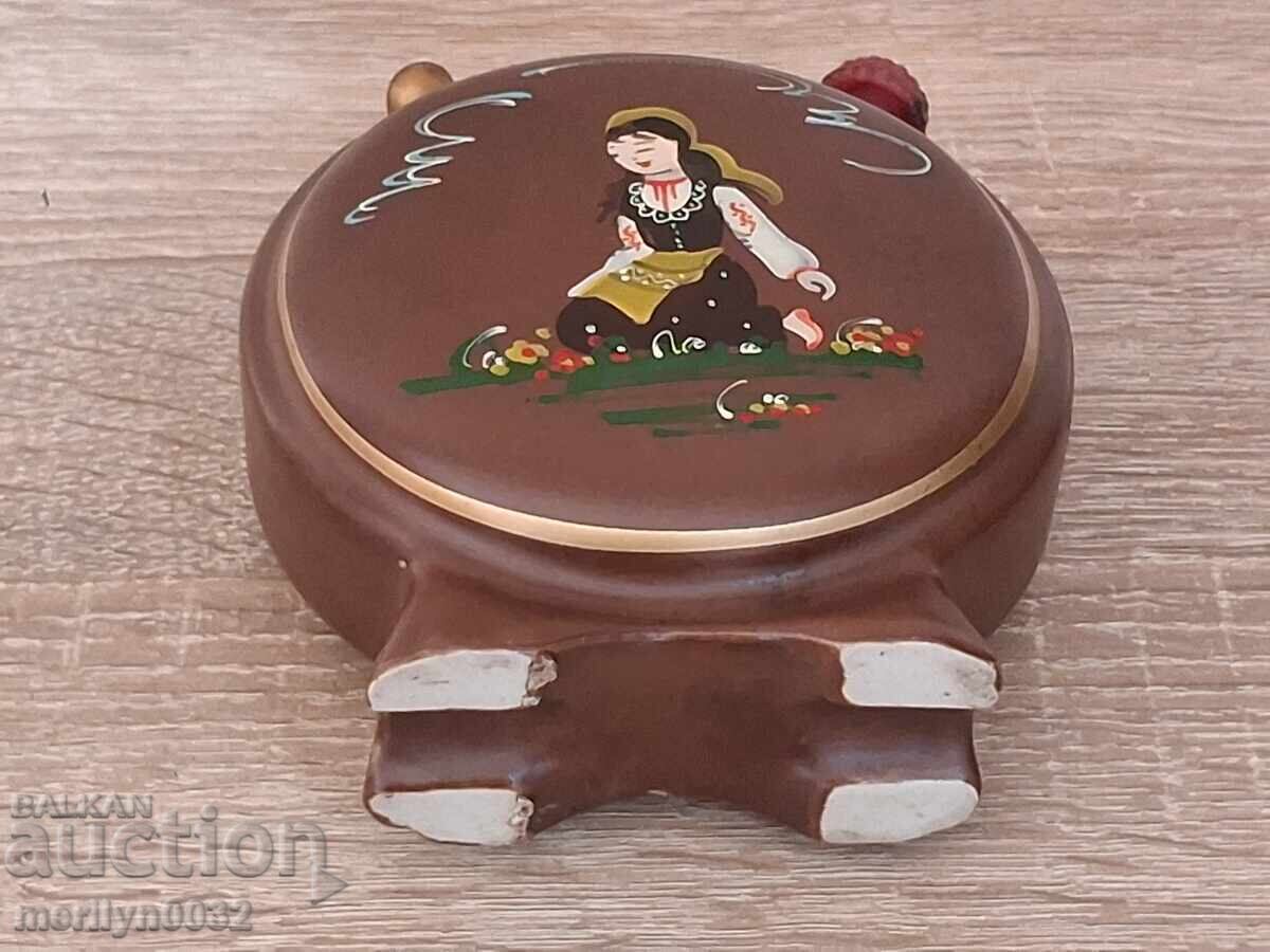 Доставка на Порцеланов павур порцелан от времето на соца НРБ