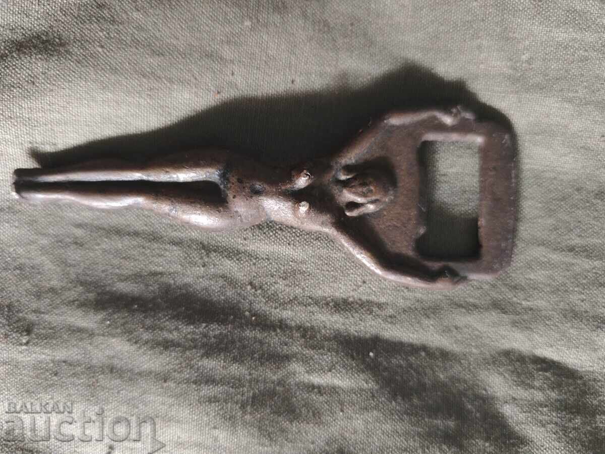 deschizător de sticle femeie cu preț € 30.00 | 58.67 BGN deschizător de sticle femeie cu preț € 30.00 | 58.67 BGN