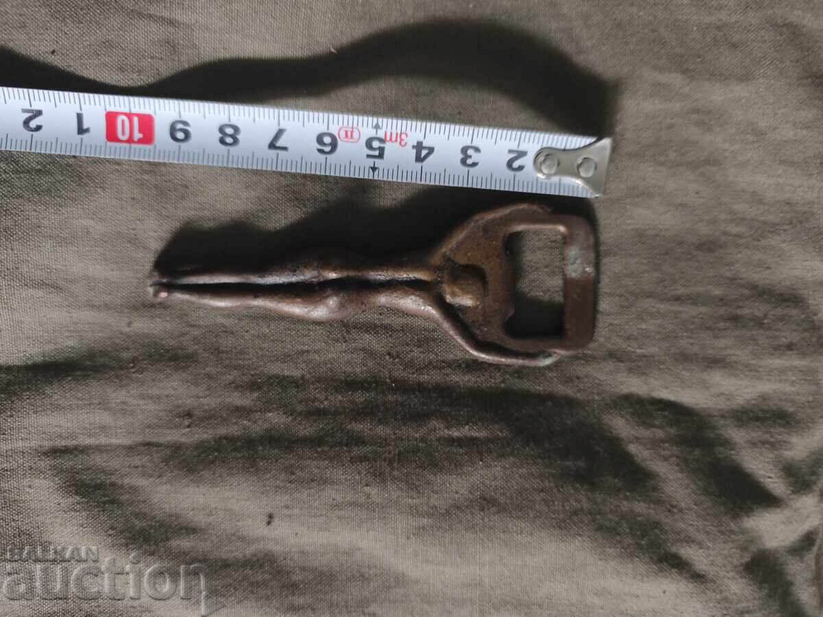 Licitație deschizător de sticle femeie Licitație deschizător de sticle femeie