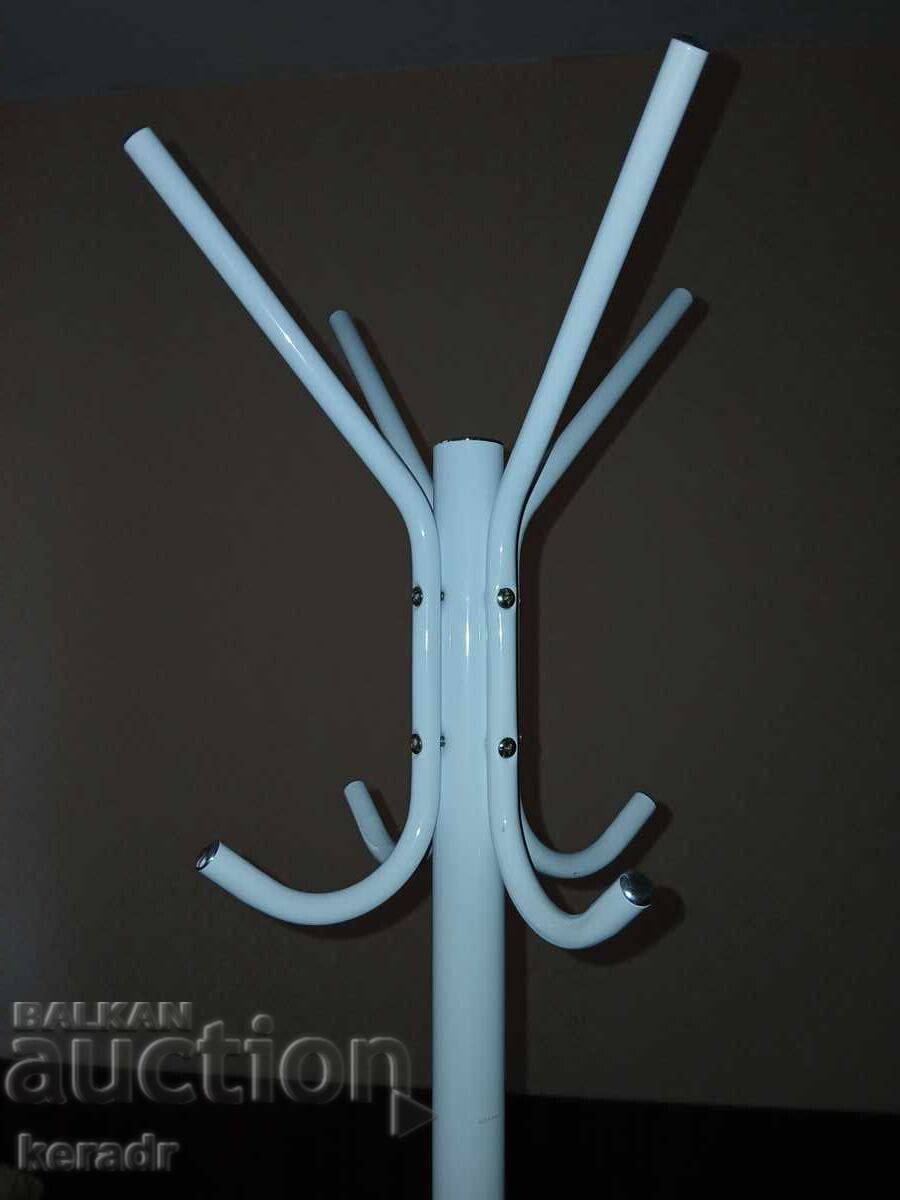 Auction  Tall coat rack