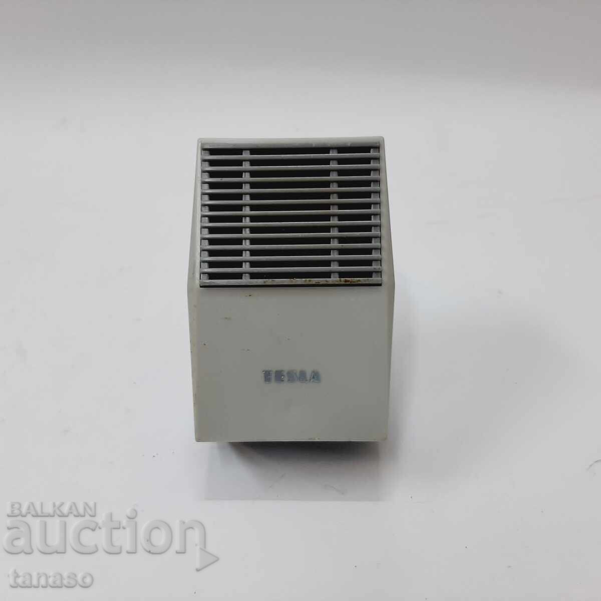 ВИНТИДЖ МИКРОФОН TESLA AMD 106 ОТ 60-ТЕ ГОДИНИ (13.3) с цена € 12.00 | 23.47 лв.