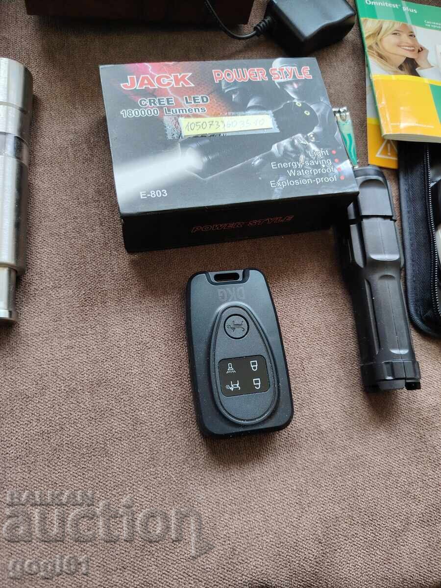 Παρτίδα ρούχων, σαν καινούργια με τιμή € 15.00 | 29.34 BGN