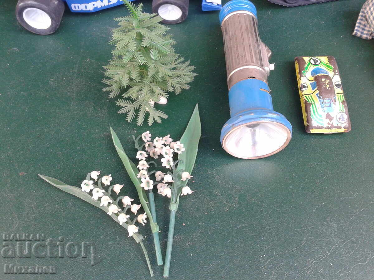 toys candles artificial flowers with price € 0.01 | 0.02 BGN