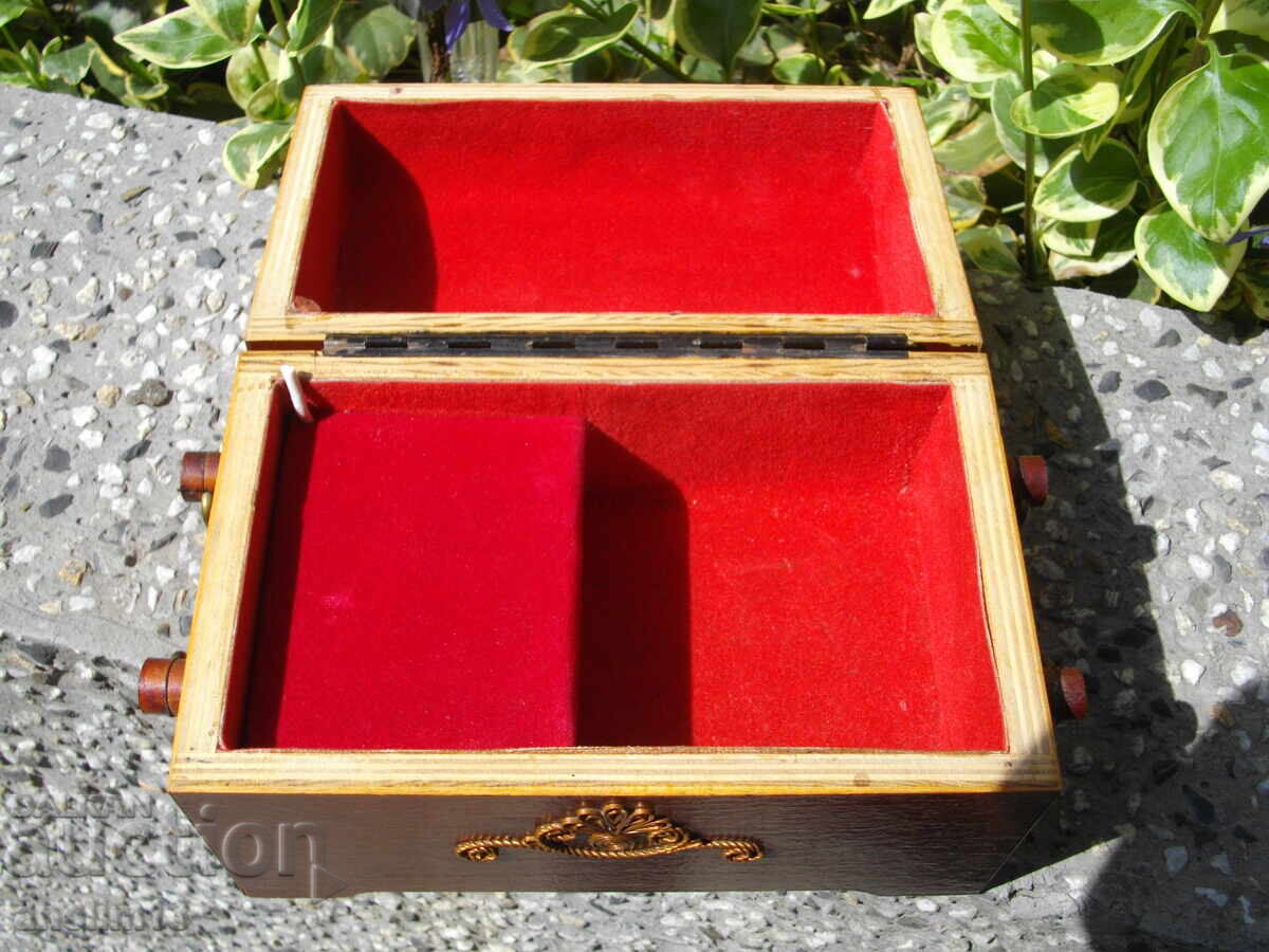 СТАРА МУЗИКАЛНА КУТИЯ КОВЧЕЖЕ ЗА БИЖУТА СССР - 6