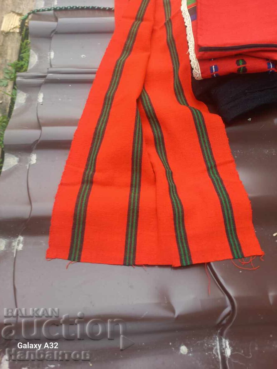 Delivery of OLD WOMEN'S BELT WEAR
