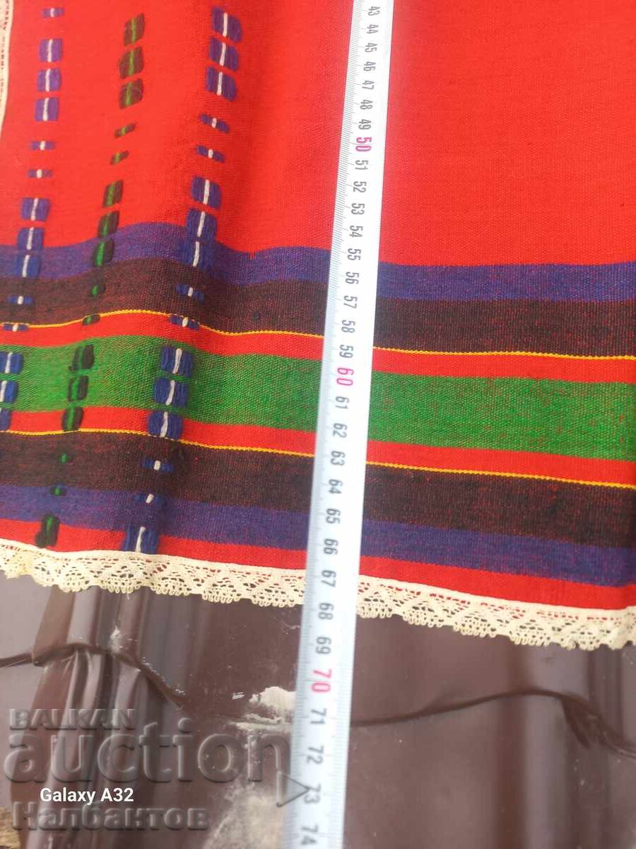 purtați un șorț vechi cu preț € 50.00 | 97.79 BGN