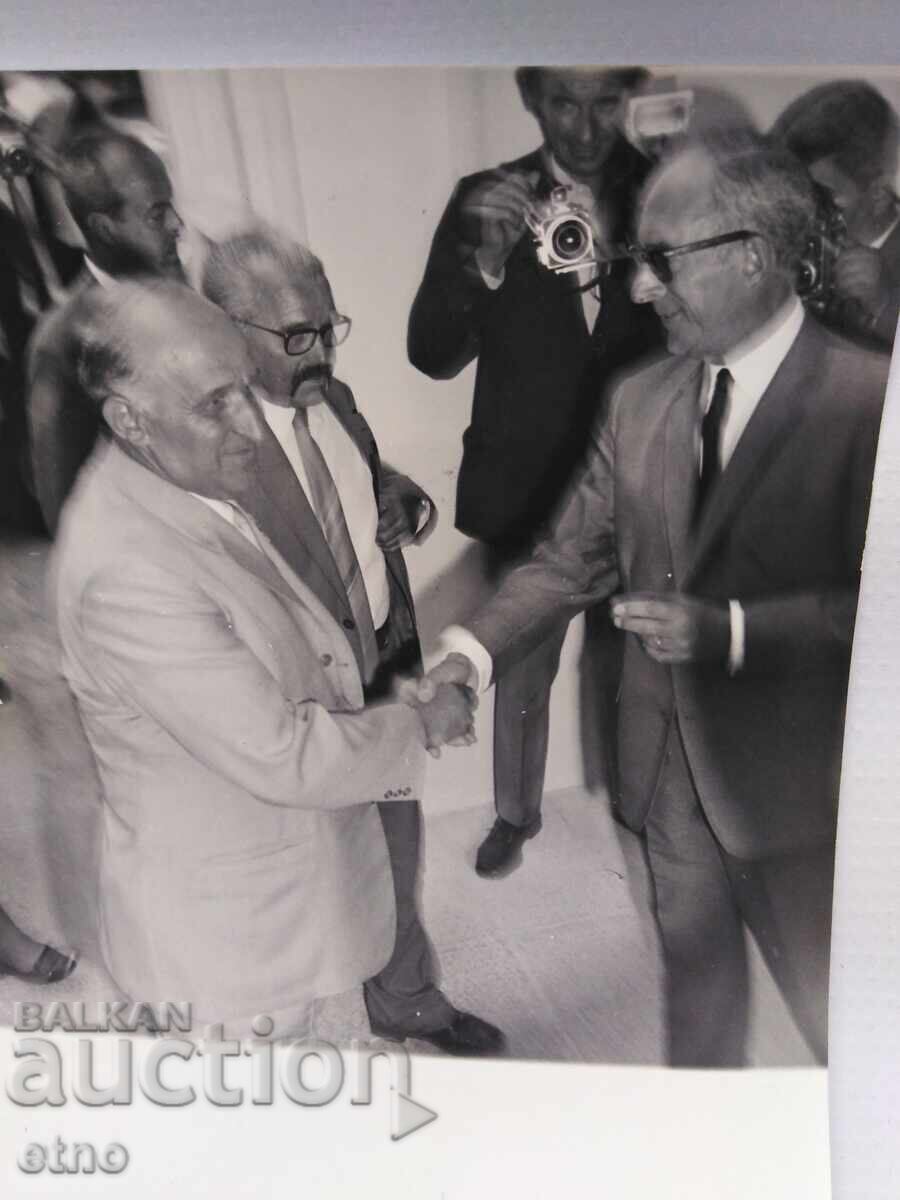 1980 TODOR JIVKOV LA TÂRGUL DIN PLOVDIV, BAI TOSHO 1980 TODOR JIVKOV LA TÂRGUL DIN PLOVDIV, BAI TOSHO