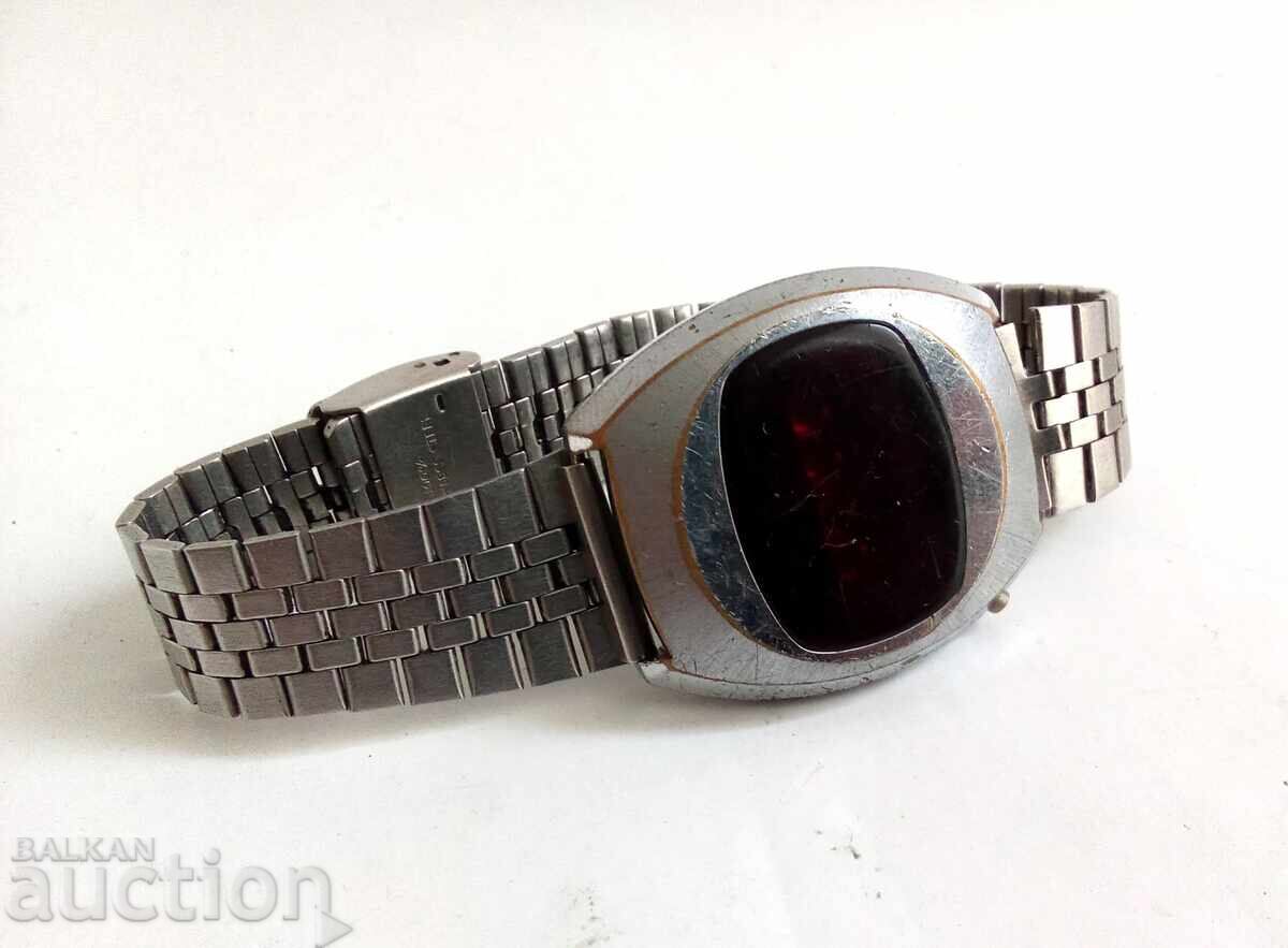 ψηφιακό ρολόι με οθόνη LED, που παρουσιάστηκε τη δεκαετία του '70 - 5