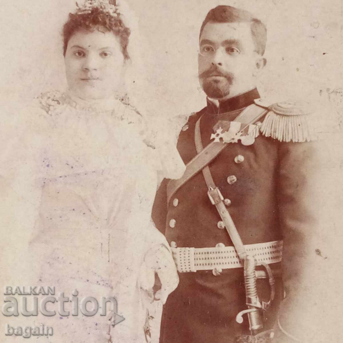 Снимка на княжески офицер.