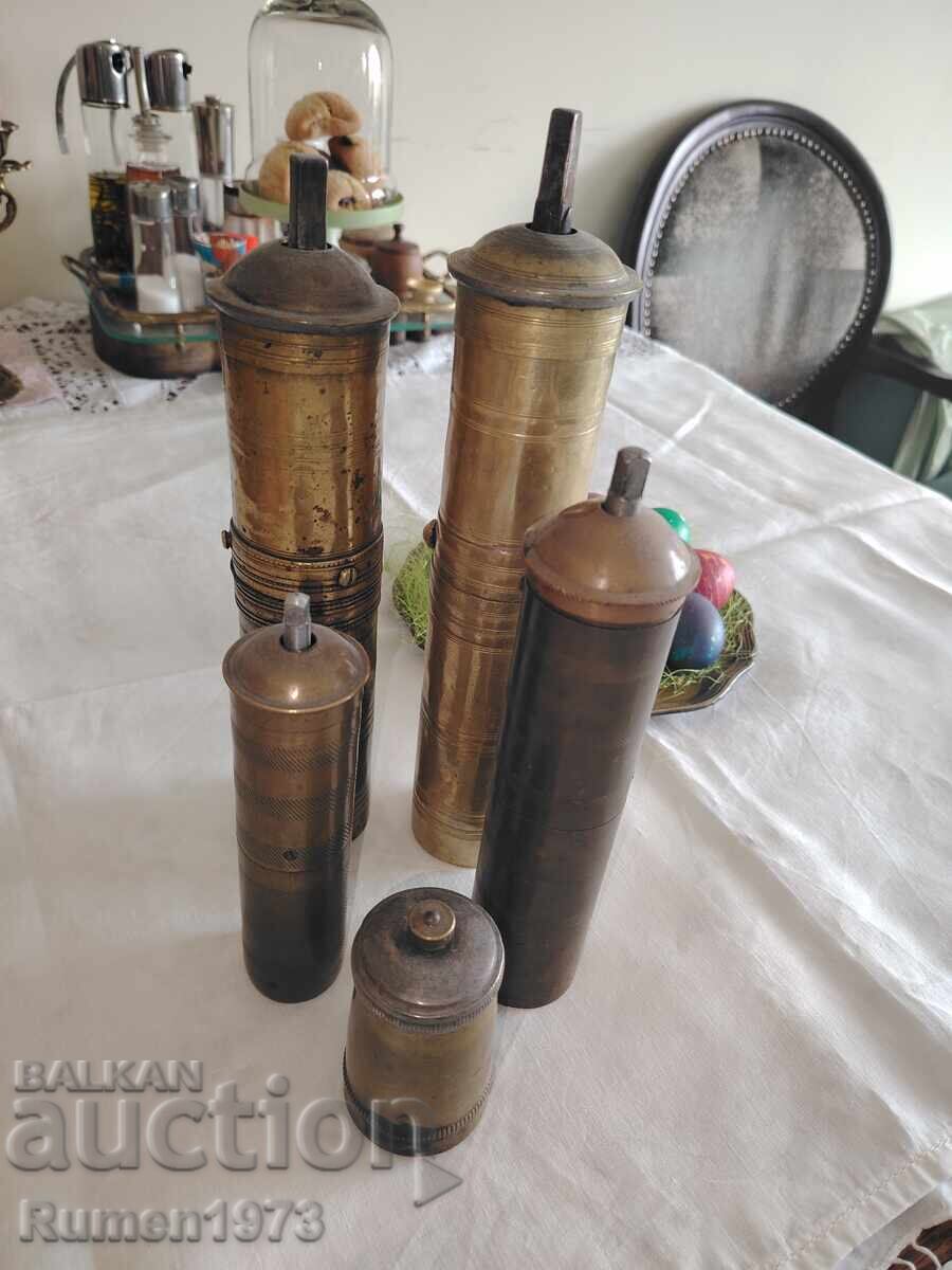 Colecție, râșnițe de cafea vechi din alamă cu preț € 200.00 | 391.17 BGN