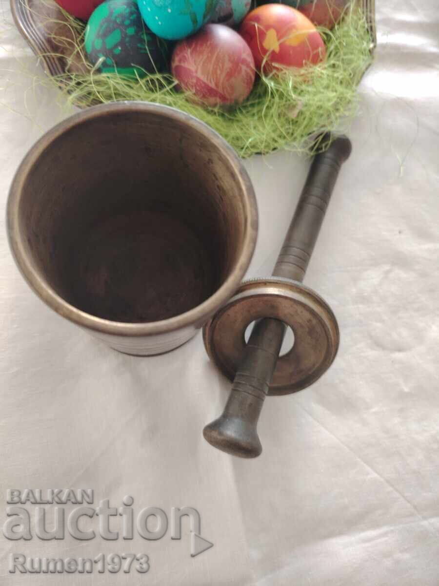 Unique, old mortar with a lid RRR with price 50.00 €
