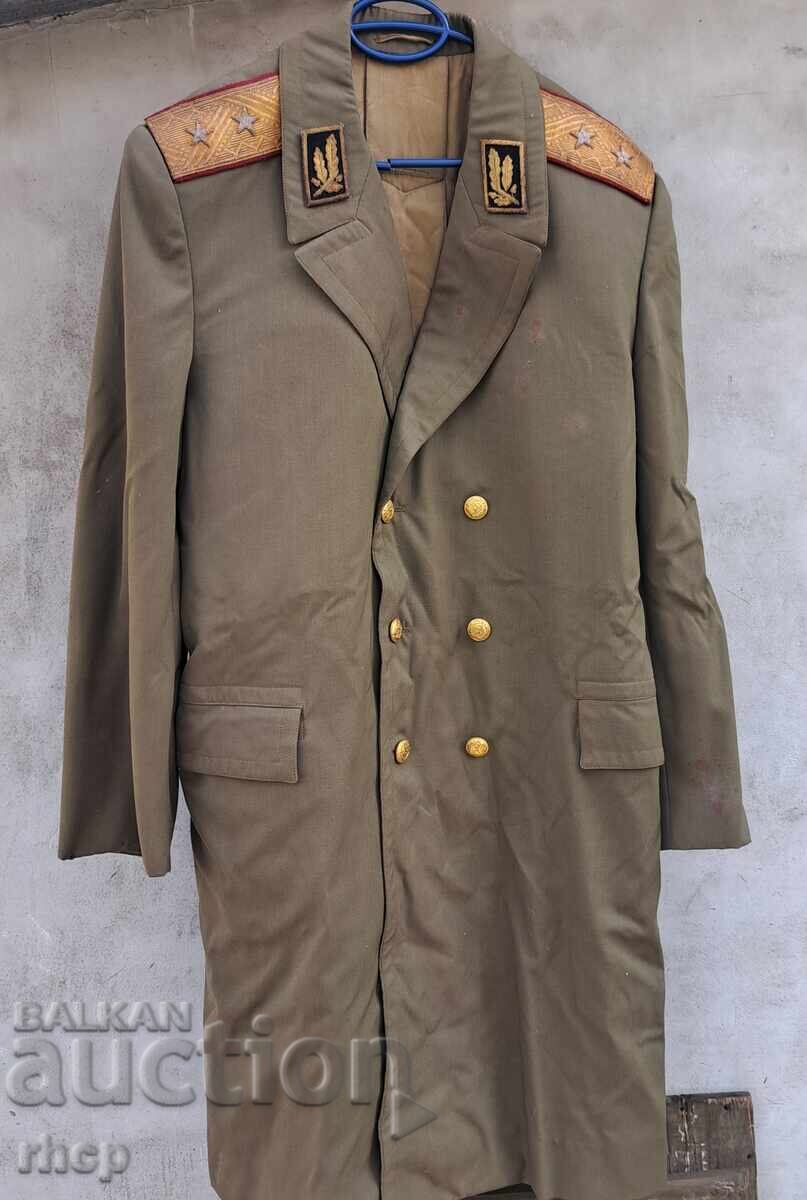 Mantou de general, epoleți de general, petlițe, nasturi