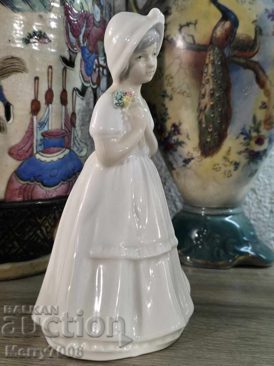 Collectible porcelain figurine by Porceval – Valencia! with price € 35.00 | 68.45 BGN