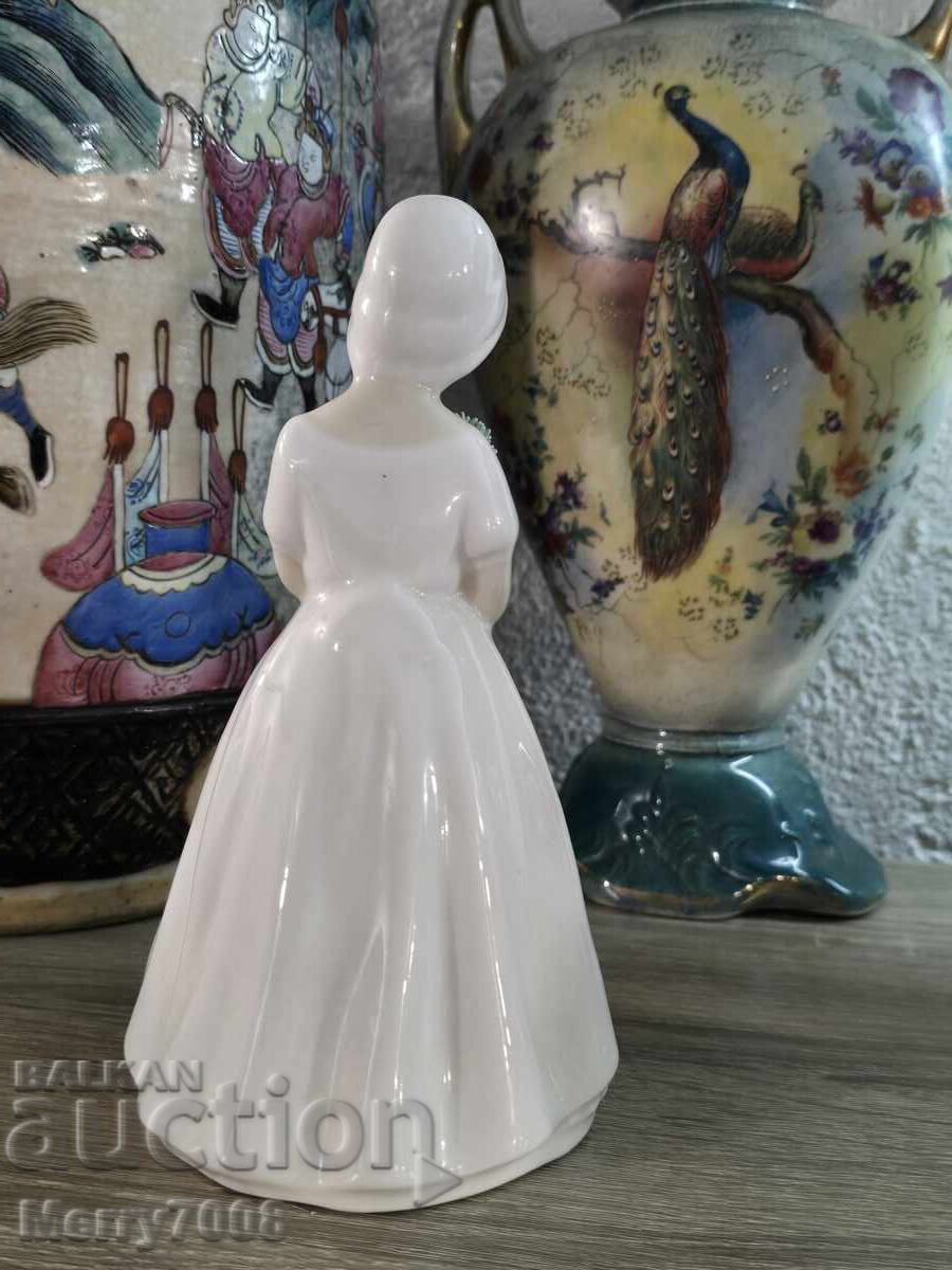 Auction  Collectible porcelain figurine by Porceval – Valencia!
