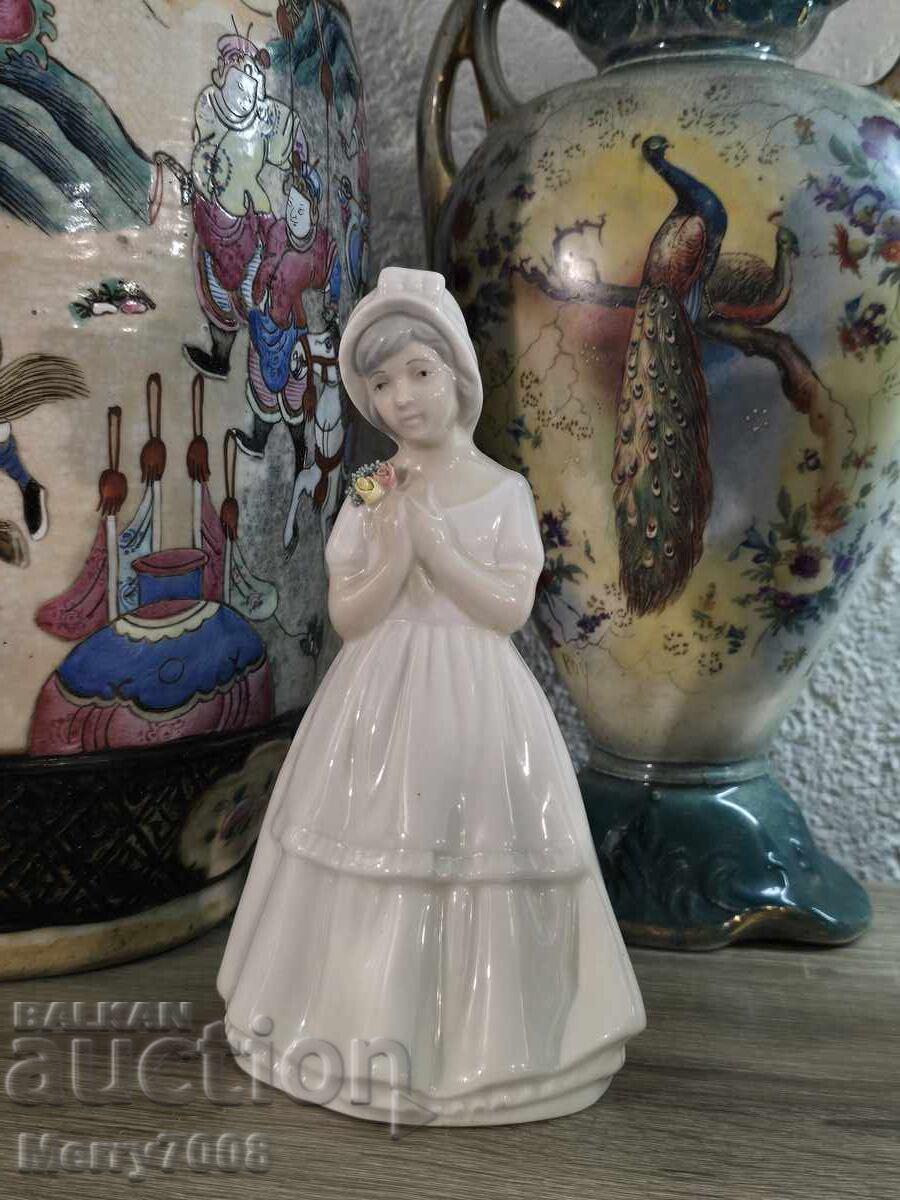 Collectible porcelain figurine by Porceval – Valencia!