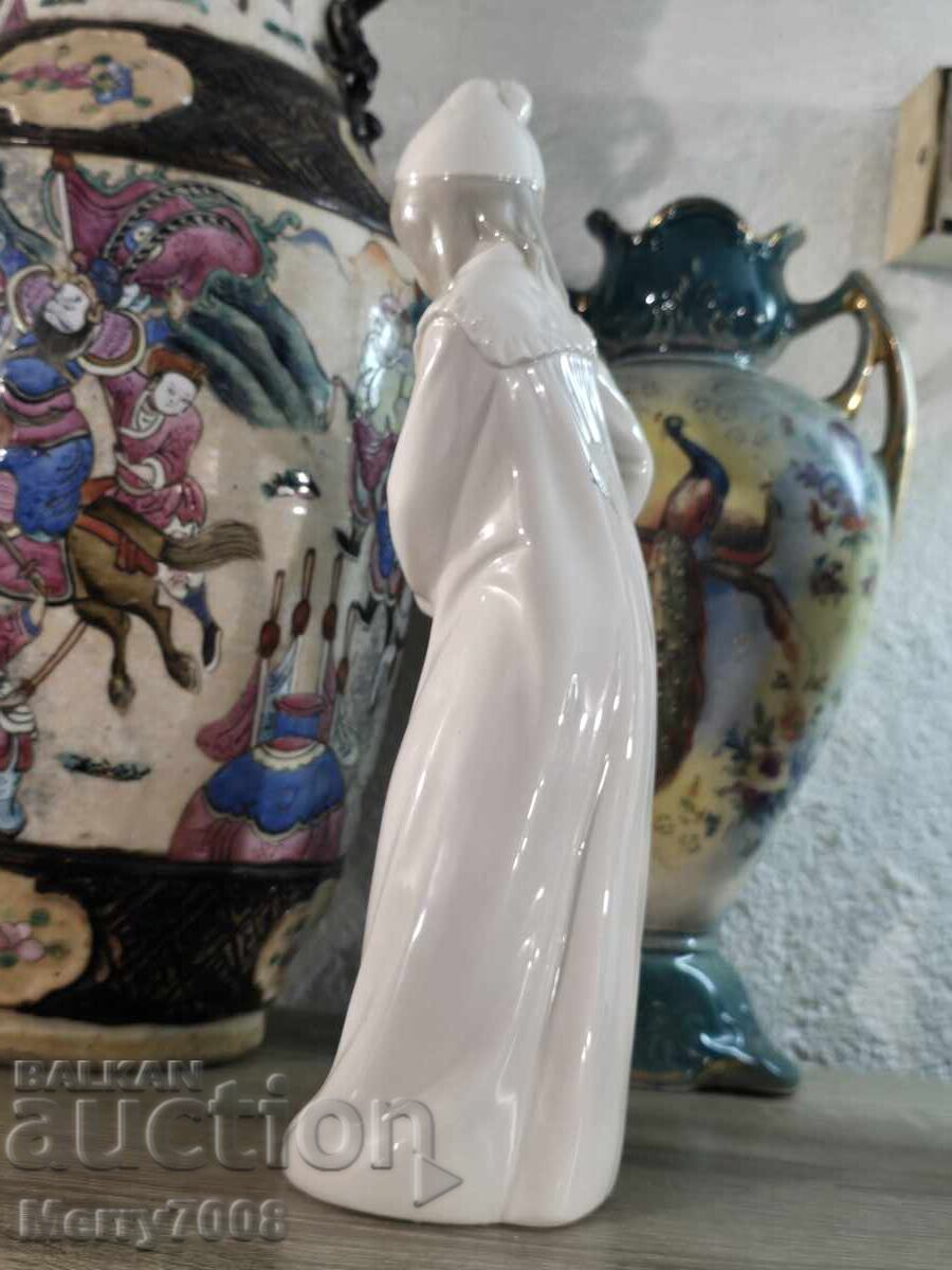 Πορσελάνινη φιγούρα, μέρος της συλλογής NAO by Lladro! με τιμή € 70.00 | 136.91 BGN
