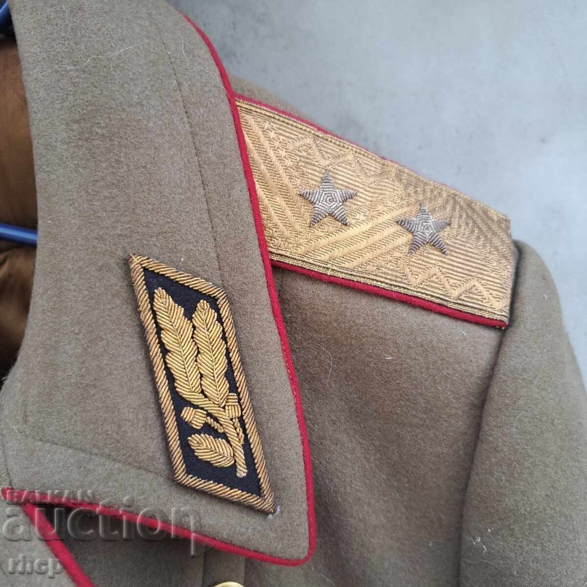 Livrarea Mantou de general, epoleți de general, petlițe, nasturi