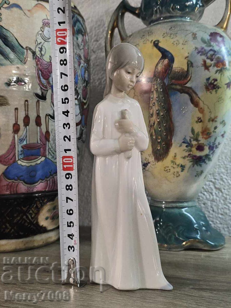 порцеланова колекционерска фигура е от NAO by Lladro ! - 7