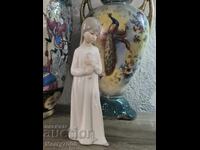 порцеланова колекционерска фигура е от NAO by Lladro !