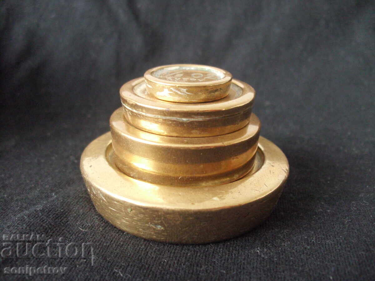 Доставка на Стара английска пощенска везна. Доставка на Стара английска пощенска везна.