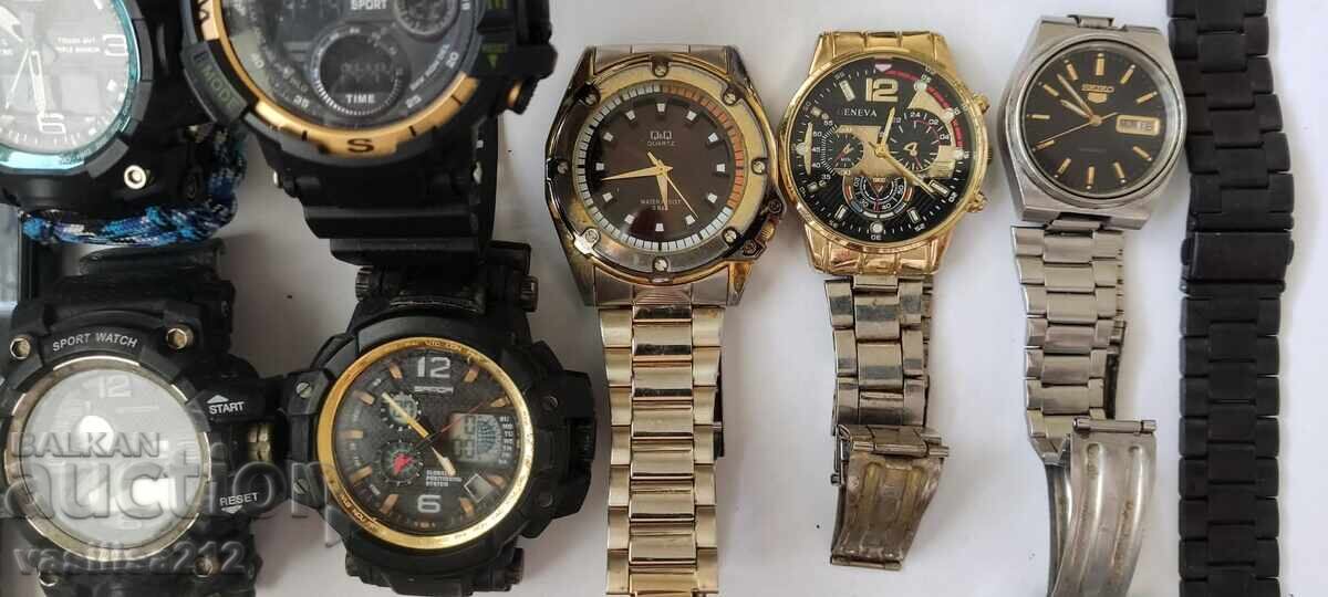 Licitație O mulțime mare de ceasuri