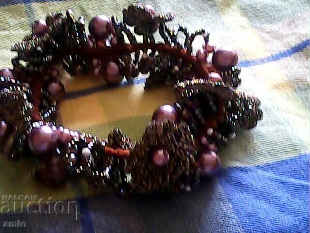 Аукцион красив комплект за носия