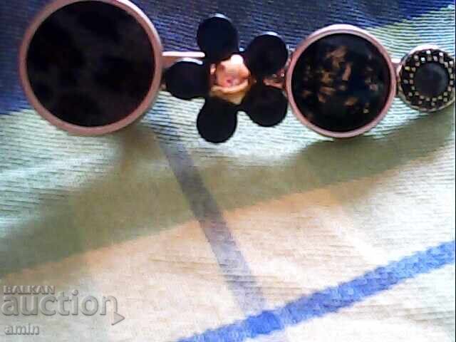 Доставка на красив комплект за носия