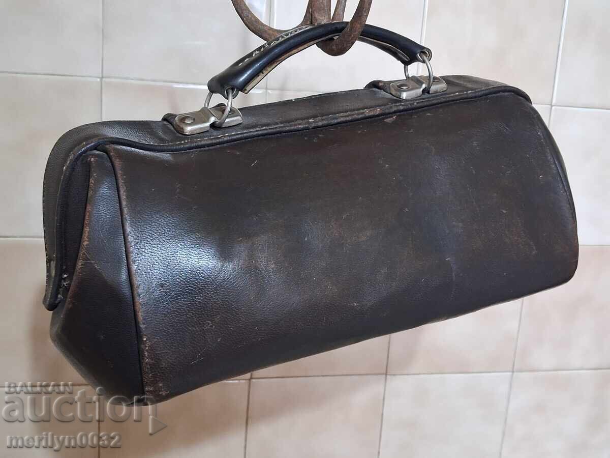 Geantă de doctor din piele cu instrumente medicale și stetoscop în interior - 7