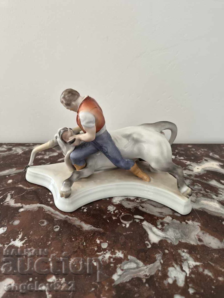 Унгарска порцеланова фигура статуетка HEREND с цена € 2.50 | 4.89 лв.